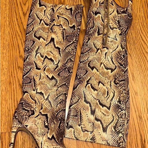 Vince Camuto Snakeskin Heeled Boots - Brown 8.5 - Picture 2 of 10